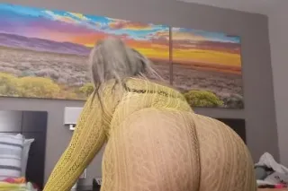 FEEL ME UP FRIDAY🍑🍆🫦💦🔥 - Image 5