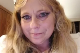 Large busty Blonde with sexy e... - Image 3