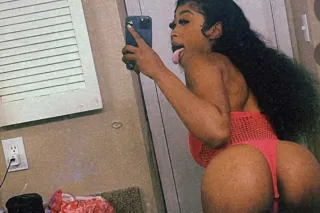 🥰🥰SlimReady🤤🤤sexy creamy wet 😮... - Image 1