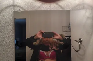 hot sexy cougar on the prowl in your town to nite - Image 2