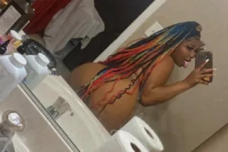 Ms.WetWet 💧 - 24 - Image 3