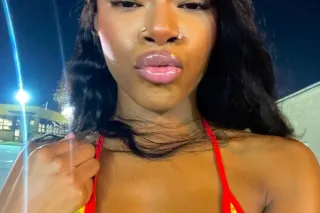 pretty petite w a phatt ah ! 🫣... - Image 2