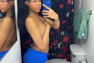 pretty petite w a phatt ah ! 🫣 - Image 6