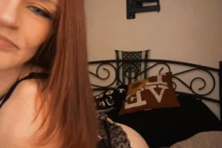 RED HEADED BOMBSHELL HOTT AND ... - Image 4