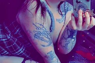 SEXY&THICK AND I WANT ALL OF THAT DICK🔥🔥💋❤️💯 - Image 4