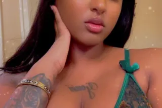 Sweet Petite Treat - 25 - Image 1