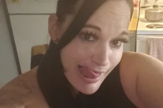 Hurry and Cum check out these killer throat skills - Image 9