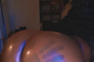 GET OUT THE COLD🥶& CUM WARM UP... - Image 1