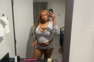 busty bbw with cute face 🌼🐰 - Image 8