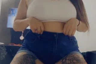 Big Booty Latinaaaa Looking Fo... - Image 1