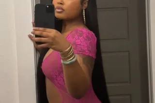 im here for a good timeeeeee Catch me while im here you loveeeee meeeeee💦🥳💝 - Image 6