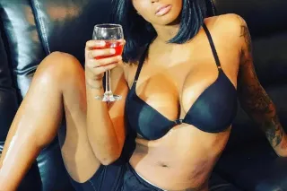 Gorgeous kyla ready for action... - Image 3