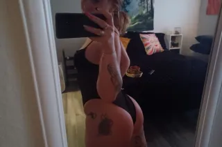 traveling in for the weekend, ... - Image 3