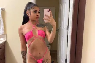 Petite Armenian Discreet and Classy w/ a tight kitty - Image 9