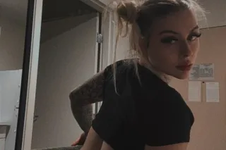 BLONDE BADDIE CUM NOW DADDY 😍 ... - Image 3