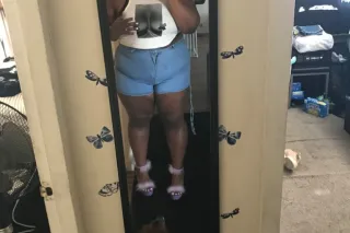 Snowed in and pussy fat and wet Fresh put the shower make my pussy cream like the snow outside🏝 - Image 6