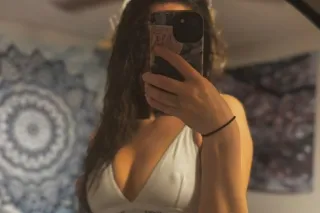 UPSCALE PETITE FRENCH PLAYMATE... - Image 4