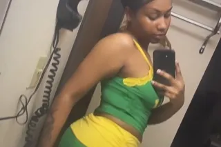 hey im available 🥰😋😘 - Image 4