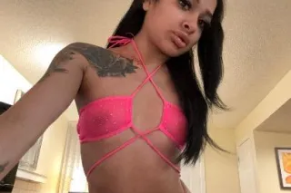 Petite Armenian Discreet and Classy w/ a tight kitty - Image 6