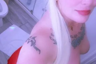 Award Winning Bee Jayyyy ... 😛... - Image 2