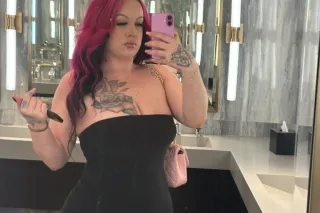 soft skin and a body built for... - Image 1