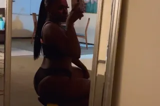 Come let me melt on u 😝 - Image 1