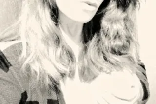 👯Snow Bunny here Ready to thro... - Image 3