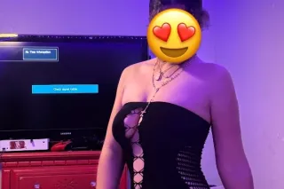 new in town lets hangout daddy... - Image 2