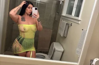 BIG BOOTY MILF - 22 - Image 4