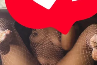 Slim, Pretty & Petite 💋 Avail ... - Image 3