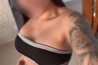 Hermosa jovencita Colombiana 🤤... - Image 1