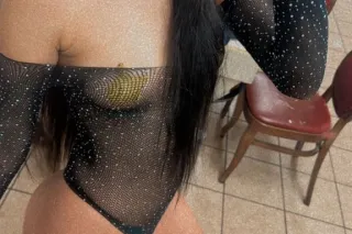 Honey, come, I'm ready for you... - Image 1