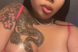 Snuggle with a thick 🍑 Blasian... - Image 1