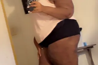 NEW IN TOWN, BBW HONEY BUNZ 😘D... - Image 2