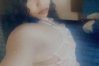 Pretty feet 🤪yes can i be your... - Image 3