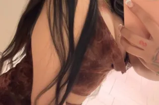 cum see about me Erotic & Exotic Thick Latina Ready to meet🍭🫦 - Image 6