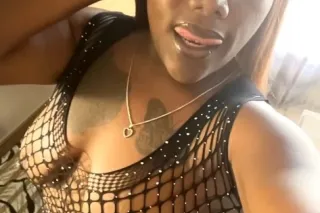 👩🏾‍❤️‍💋‍👩🏾👯♀💦➡NEW IN TOWN⬅💦👯♀👩... - Image 1