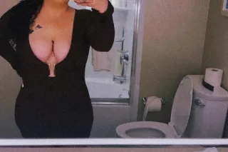 outcall FT SHOWS AVAILBLE - 24 - Image 1