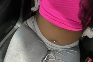 thick and juicy brownskin🧁💦 - ... - Image 4