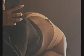 Early bird gets to nut!!🥵 Ask ... - Image 2