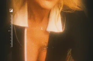 let me put my nice full juicy lips on your D - Image 3