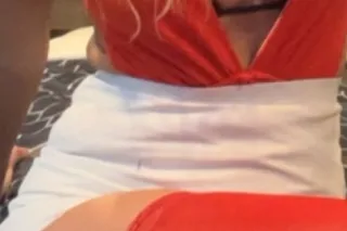 let me put my nice full juicy lips on your D - Image 4