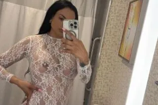 😊😊 hi i am Laura in Syracuse o... - Image 2