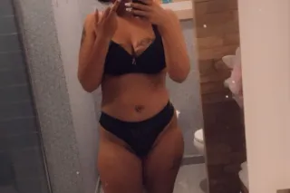 Thick Red Bone Ready For Fun -... - Image 1