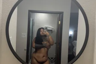 LAST NIGHT 🪭 EXOTIC FAT ASS AS... - Image 2