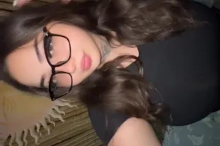 21 y/o 👅 THICK WHITE GIRL 🍑 - Image 6