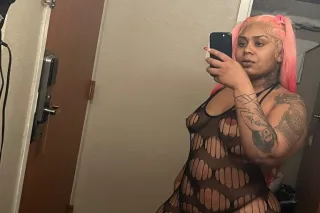 I'm the thickest nastiest slut... - Image 1