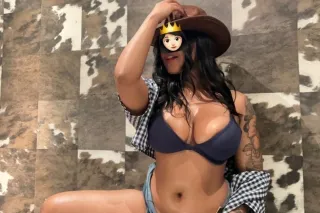 Emily, new Latina in town - 22 - Image 1