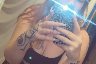 Sexi redheaded milf with a round booty and juicy pink pussy - Image 7