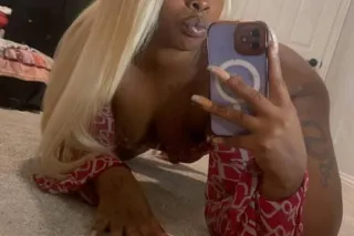 Outcall &amp; Car Fun In Littl... - Image 1